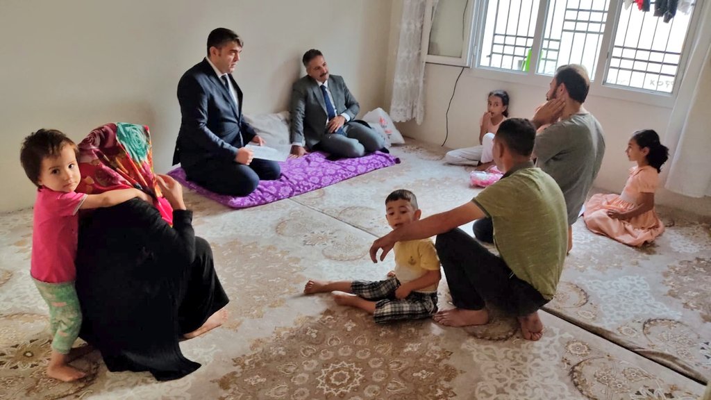 Kaymakamımız Mehmet Emin Taşçı, Fırat Mahallemizde aile ziyaretlerinde bulundu.
