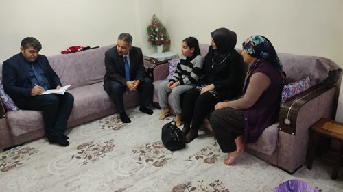 Kaymakamımız Mehmet Emin Taşçı, Ayşenur Taşçı Hanımefendi ile Yukarıbayır Mahallesinde hane ziyaretlerinde bulundu